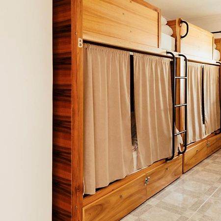 Lisbon Surf Hostel カルカヴェロス エクステリア 写真