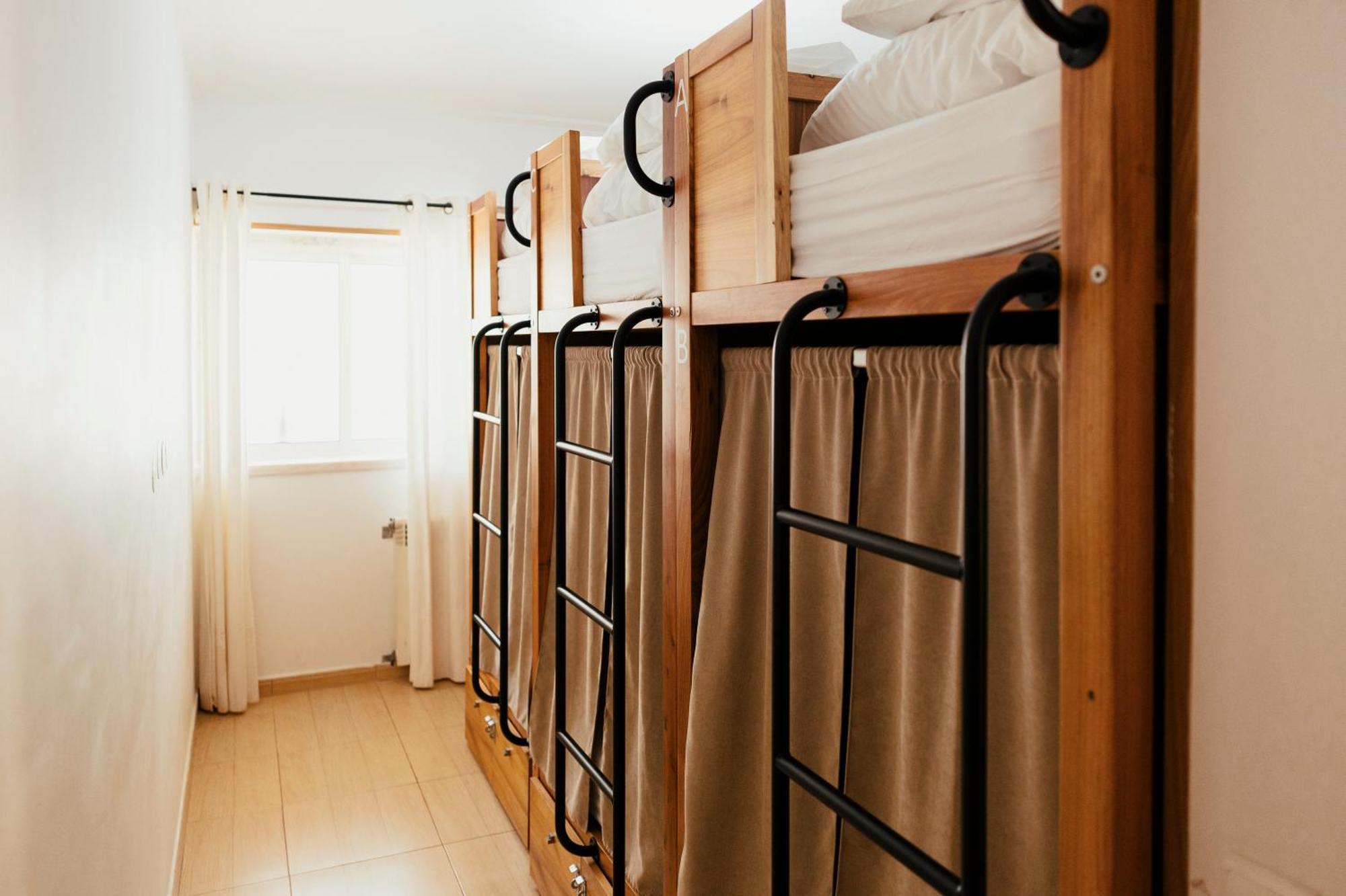 Lisbon Surf Hostel カルカヴェロス エクステリア 写真